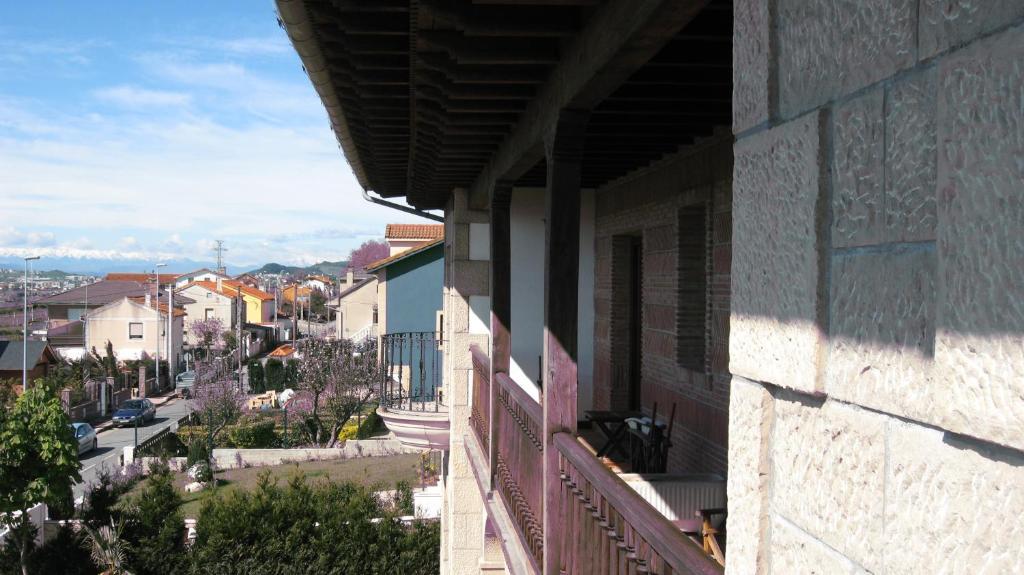 Posada El Jardin De Angela Hotel Santander Exterior photo