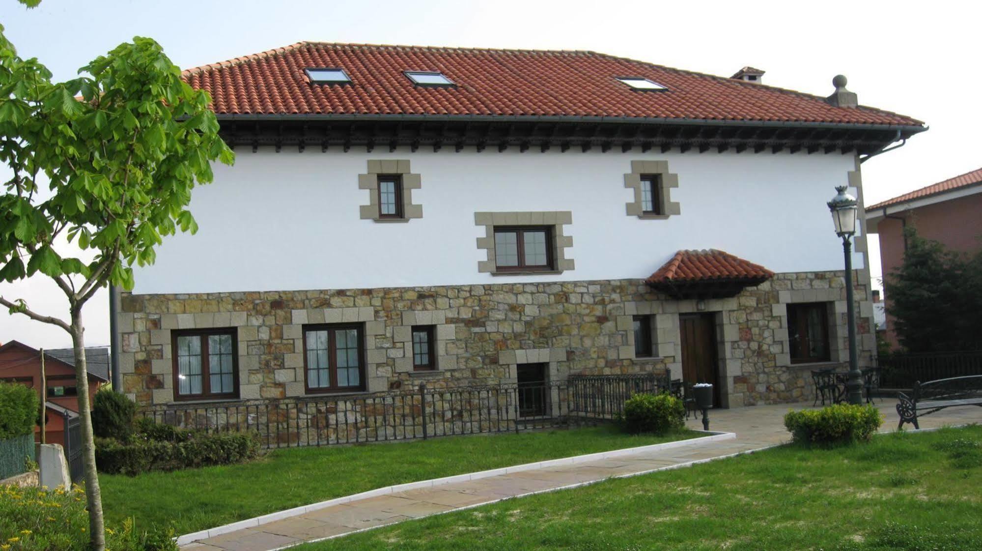 Posada El Jardin De Angela Hotel Santander Exterior photo